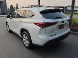 Used 2023 Toyota Highlander LE image 3