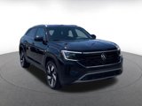 Used 2024 Volkswagen Atlas Cross Sport SE image 3