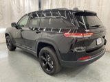 Used 2025 Jeep Grand Cherokee Laredo image 5