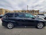 Used 2022 Toyota Sienna XSE w/ XSE Plus Package image 4