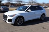 Used 2024 Audi Q5 e Premium Plus w/ Premium Plus Package image 2