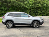 Used 2020 Jeep Cherokee Trailhawk image 3