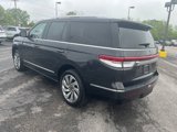 Used 2023 Lincoln Navigator Reserve image 3