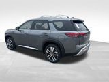 New 2025 Nissan Pathfinder Platinum image 3