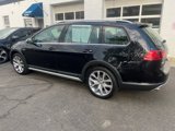 Used 2017 Volkswagen Golf Alltrack SEL image 2