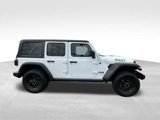 Used 2024 Jeep Wrangler Unlimited image 3