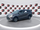 Used 2024 Toyota Sienna LE image 5