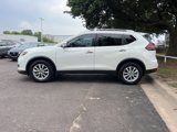 Used 2018 Nissan Rogue SV image 4