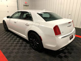 Used 2022 Chrysler 300 Touring image 2