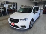 Used 2023 Chrysler Pacifica Limited image 4