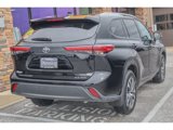 Used 2022 Toyota Highlander XLE image 3