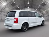 Used 2015 Chrysler Town & Country S image 5