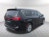 New 2025 Chrysler Pacifica Select image 3