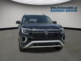 New 2025 Volkswagen Atlas Peak Edition SE image 2