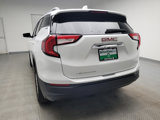 Used 2024 GMC Terrain SLE w/ Driver Convenience Package image 6