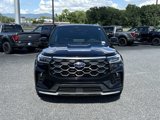 Used 2025 Ford Explorer Platinum image 2