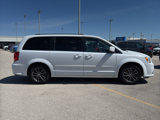 Used 2017 Dodge Grand Caravan SXT w/ Driver Convenience Group image 4