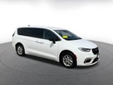 Used 2024 Chrysler Pacifica Touring-L image 2