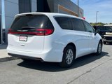 New 2025 Chrysler Pacifica Select image 5