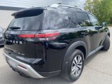 Used 2022 Nissan Pathfinder SL image 3