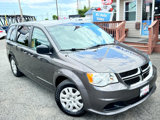 Used 2018 Dodge Grand Caravan SE w/ UConnect Hands-Free Group image 2