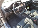 Used 2025 Porsche Macan image 4