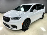 Used 2022 Chrysler Pacifica Touring-L w/ Uconnect Theater Family Group image 5