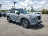 New 2025 Nissan Pathfinder Platinum image 3