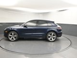 Certified 2022 Porsche Macan image 2