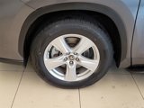 Used 2024 Toyota Highlander LE image 5