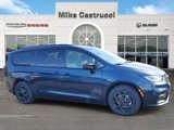 New 2025 Chrysler Pacifica Select image 3
