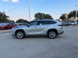 New 2025 Toyota Highlander Limited image 4