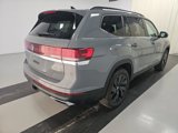 Used 2025 Volkswagen Atlas SE image 2
