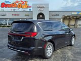 New 2025 Chrysler Pacifica Select image 3