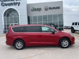 New 2025 Chrysler Pacifica Select image 2