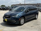 New 2025 Chrysler Pacifica Select image 4