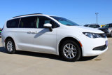 Used 2022 Chrysler Pacifica Touring-L image 3