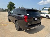 New 2025 Ford Expedition Platinum image 3