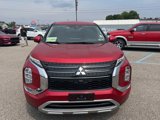 Used 2023 Mitsubishi Outlander SE image 2