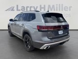 New 2025 Volkswagen Atlas Peak Edition SE image 4