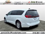 New 2026 Chrysler Pacifica Select image 3