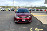 Used 2020 Chrysler Pacifica Touring-L image 3