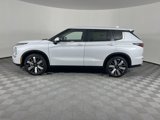 New 2025 Mitsubishi Outlander SE image 3