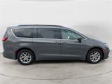 Used 2022 Chrysler Pacifica Touring-L image 2