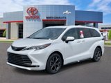 New 2025 Toyota Sienna Platinum image 4