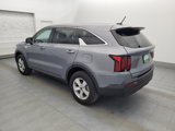 Used 2023 Kia Sorento LX image 3