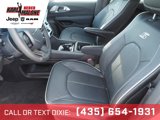 New 2025 Chrysler Pacifica Limited w/ Uconnect Theater Family Group image 6