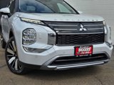 New 2025 Mitsubishi Outlander SE image 2