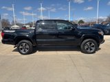 Used 2018 Toyota Tacoma TRD Sport image 2