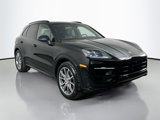 Used 2025 Porsche Cayenne image 3